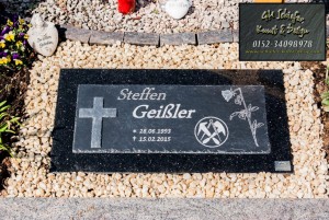 Schiefer Grabsteinplatte