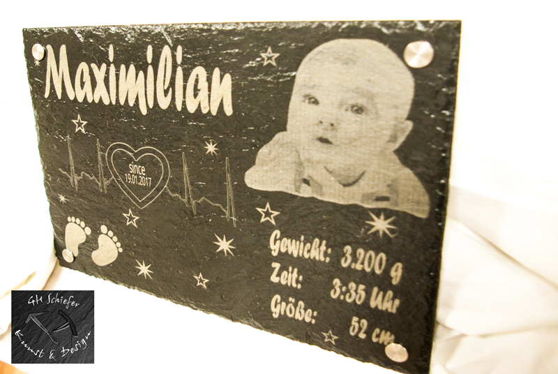 Geschenkidee zur Geburt eines Kindes mit Bild des Neugeborenen in 25 x35 auf Schiefer